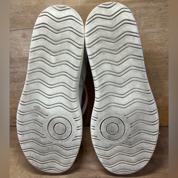 New Balance CT302 Womens Size 9.5 Shoes Sneakers White/Black/Gray Suede CT302OD - Picture 7 of 8